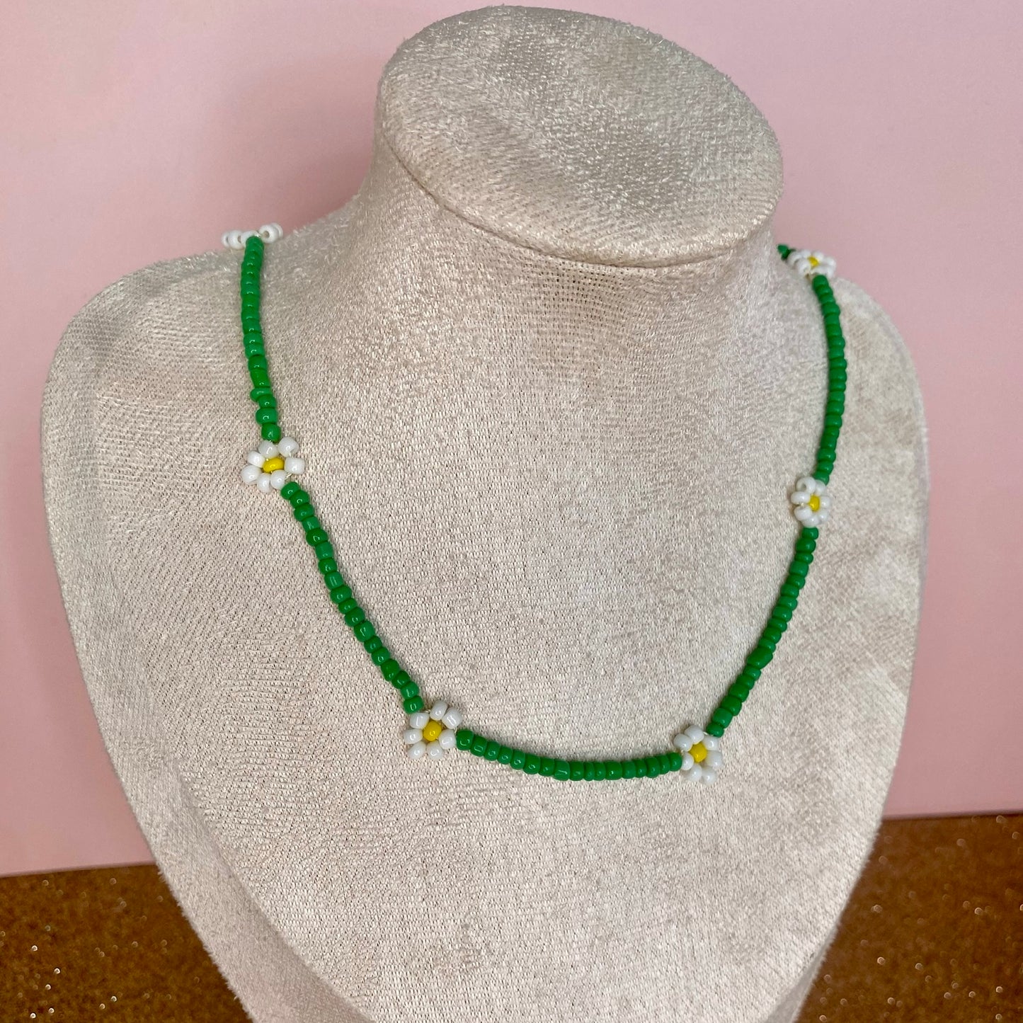 Collar Bolitas flor verde