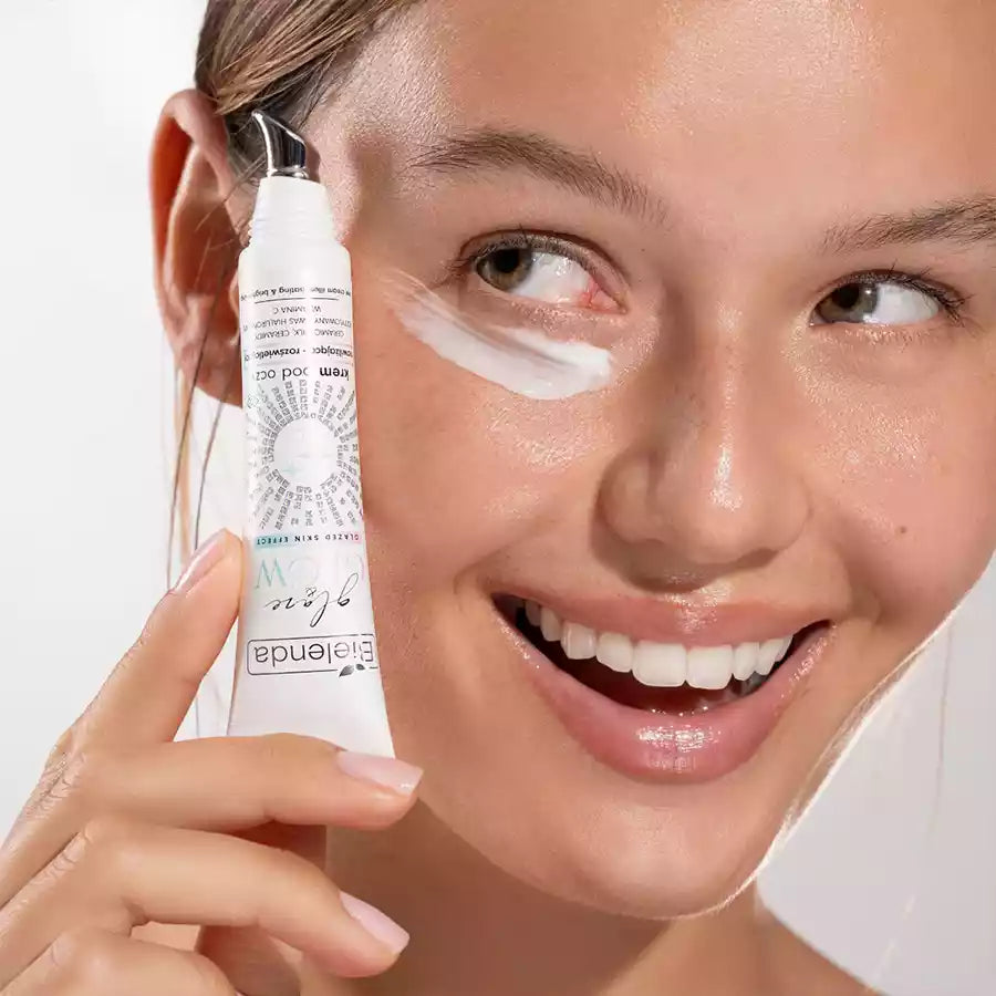 Contorno ojos lechoso